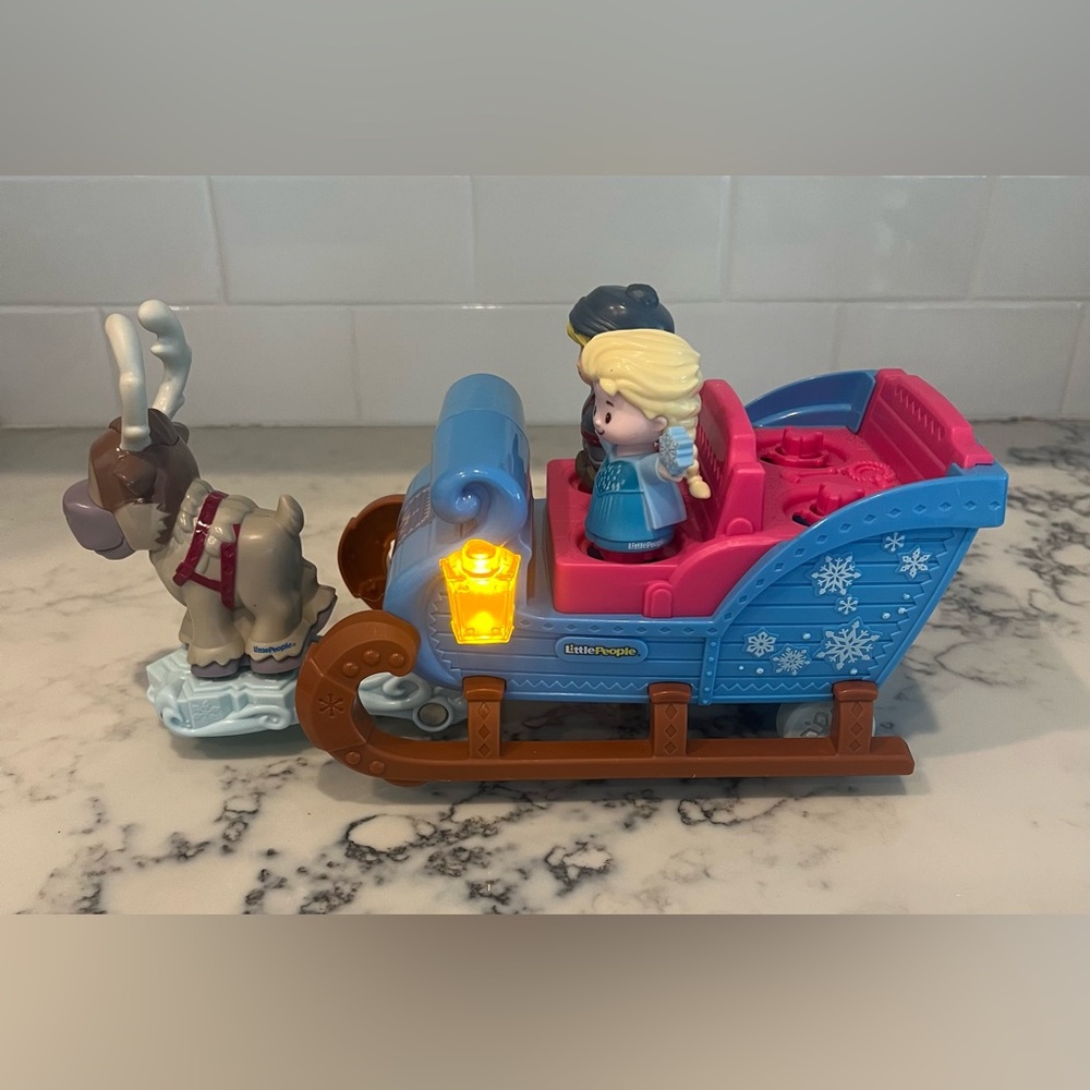 Fisher Price Little People Disney Elsa's Ice Palace & Frozen Kristoff's Sleigh - Picture 2 of 5